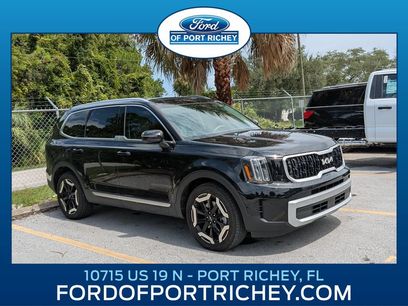 Used 2025 Kia Telluride EX w/ EX Captain's Chair Package