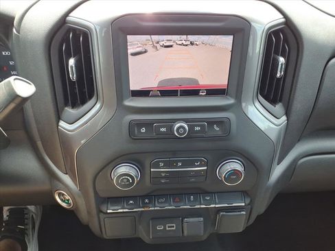 Used 2022 Chevrolet Silverado 1500 Custom image 13