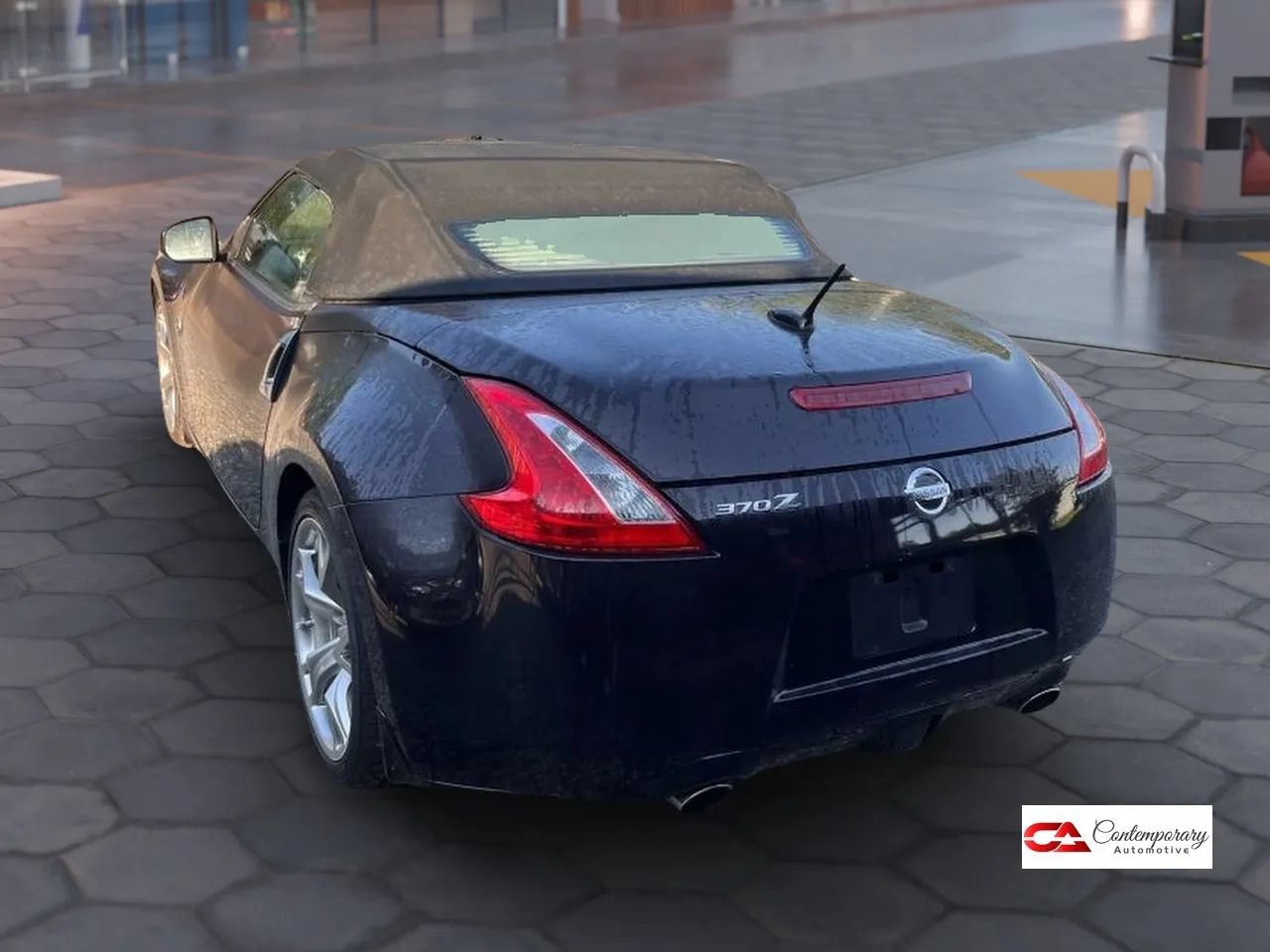 Used 2010 Nissan 370Z Touring w/ Sport Pkg RWD image 2