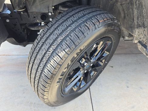 Used 2025 Jeep Wrangler Unlimited Sahara image 31