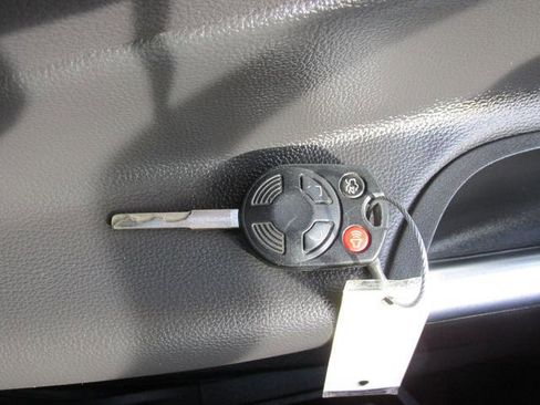 Used 2018 Ford Escape SEL image 16