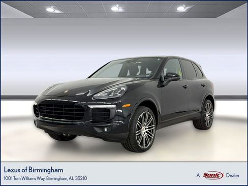 Used 2017 Porsche Cayenne image 1