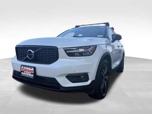 Used 2020 Volvo XC40 T5 R-Design image 7