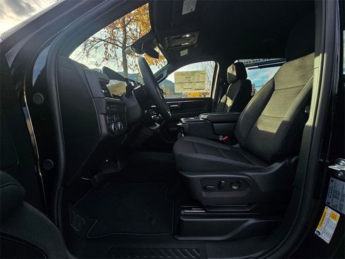 New 2026 Chevrolet Suburban LS image 23