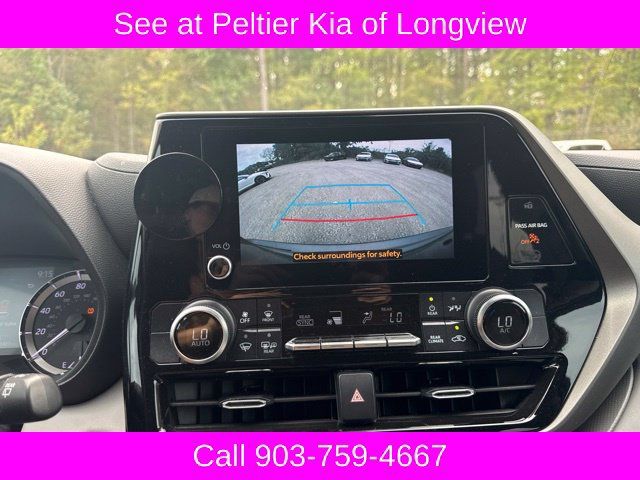 Used 2023 Toyota Highlander LE FWD image 24