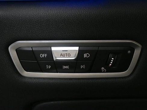 Used 2022 BMW X6 M50i w/ Executive Package image 9