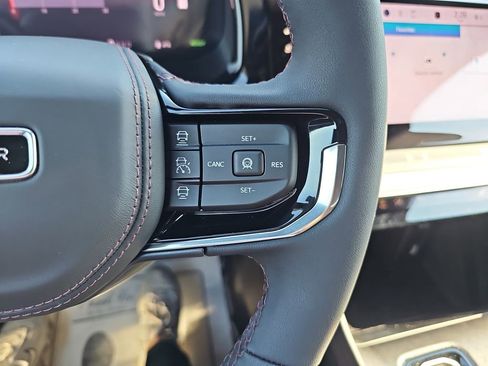 Used 2024 Jeep Wagoneer Launch Edition image 23