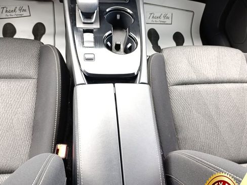 Used 2024 Nissan Rogue SV image 29