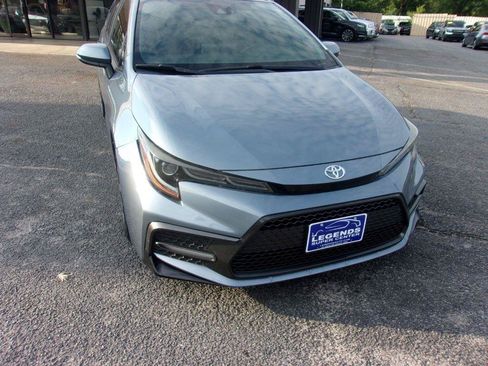 Used 2021 Toyota Corolla SE FWD image 3