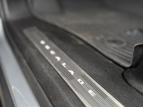 Used 2023 Cadillac Escalade V AWD/4WD image 50