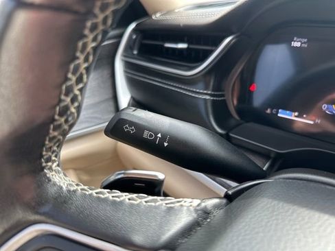 Used 2022 Jeep Grand Cherokee Limited image 29