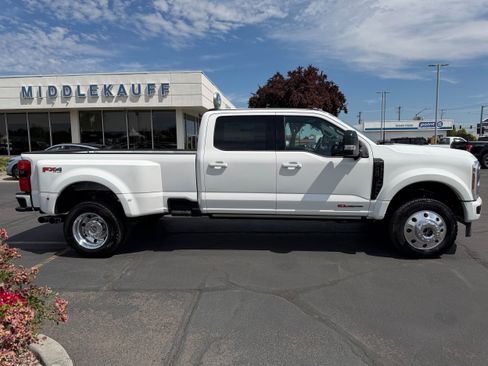New 2026 Ford F450 Platinum w/ FX4 Off-Road Package AWD/4WD image 2