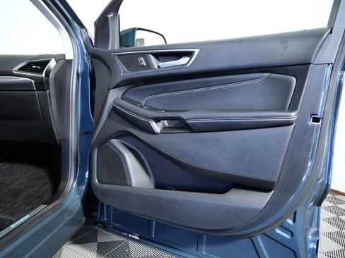 Used 2016 Ford Edge Titanium w/ Technology Package AWD/4WD image 10
