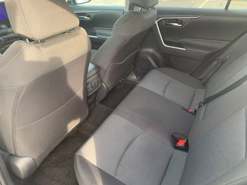 Used 2025 Toyota RAV4 XLE AWD/4WD image 14