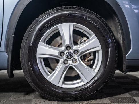 Certified 2023 Toyota Highlander LE image 19