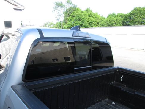 Used 2021 Toyota Tacoma TRD Off-Road AWD/4WD image 11