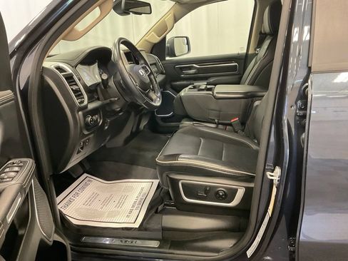 Used 2020 RAM 1500 Laramie AWD/4WD image 7