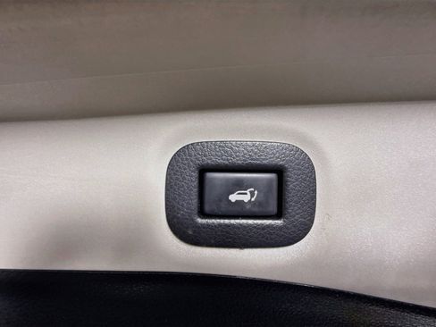 Used 2020 Nissan Rogue SV FWD image 42