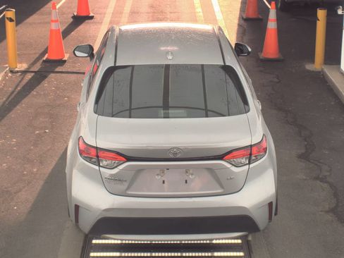 Used 2022 Toyota Corolla LE FWD image 7