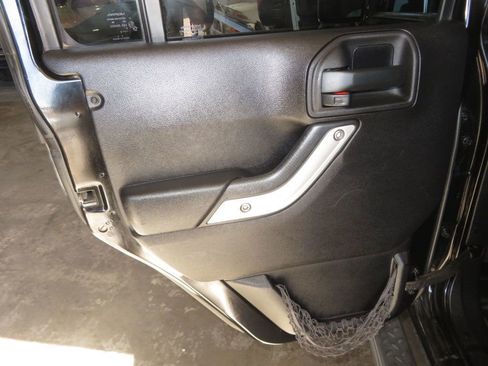 Used 2012 Jeep Wrangler Unlimited Sahara w/ Mopar Chrome Edition Group image 21