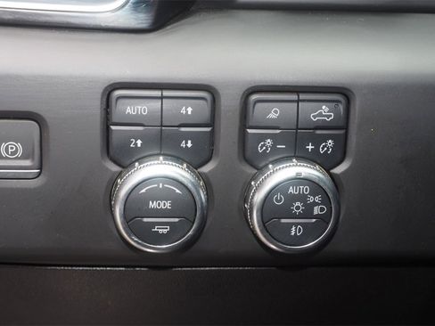 Used 2024 GMC Sierra 3500 Denali w/ Denali Reserve Package image 13