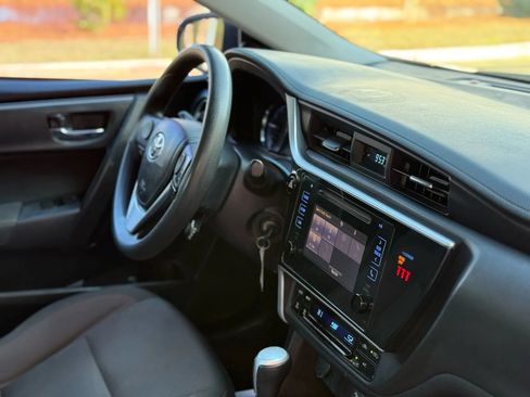 Used 2019 Toyota Corolla LE FWD image 20