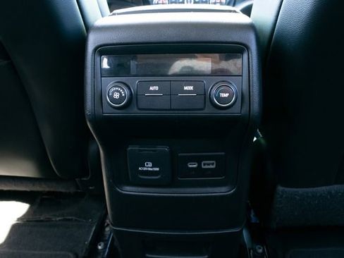 Used 2020 GMC Acadia SLT image 32