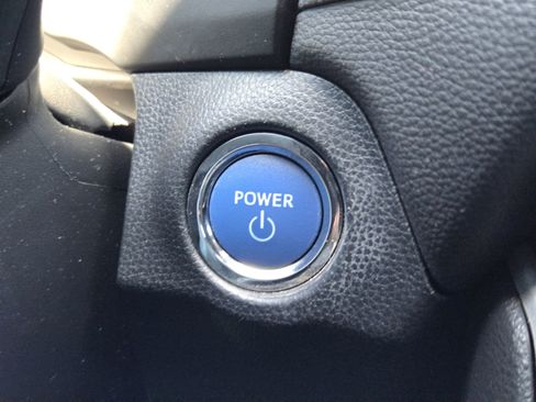 Used 2022 Toyota RAV4 SE AWD/4WD image 19
