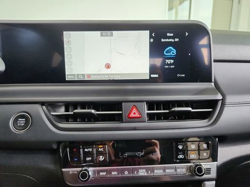 Certified 2024 Kia Seltos EX image 17