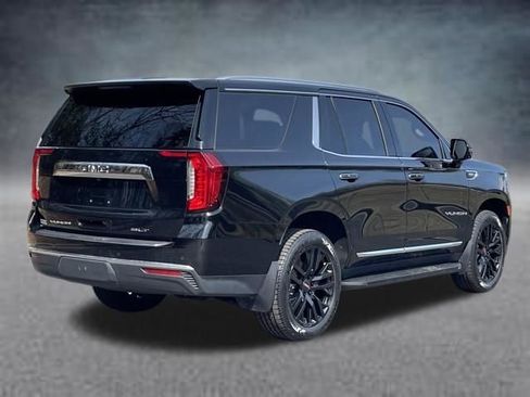 Used 2021 GMC Yukon SLT w/ SLT Premium Package image 3