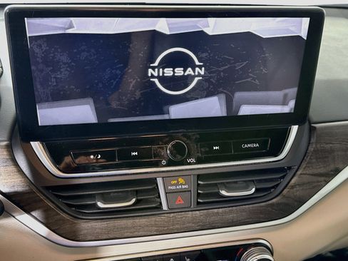 Used 2024 Nissan Altima 2.5 SL FWD image 18