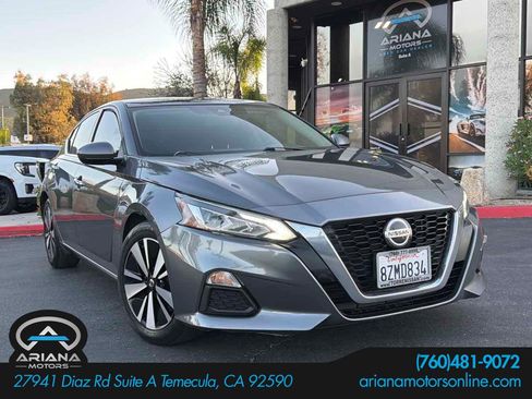 Used 2022 Nissan Altima 2.5 SV image 1