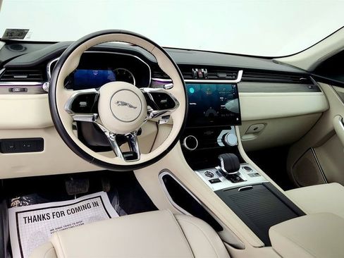 Used 2022 Jaguar F-PACE image 13