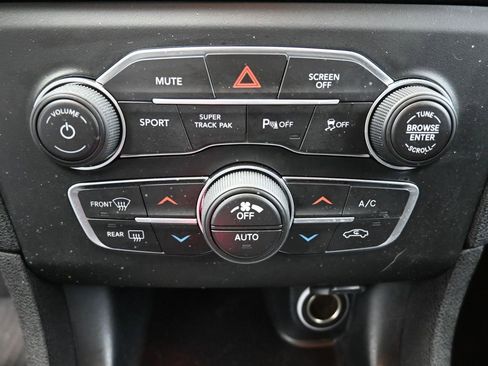 Used 2019 Dodge Charger R/T w/ Blacktop Package image 26