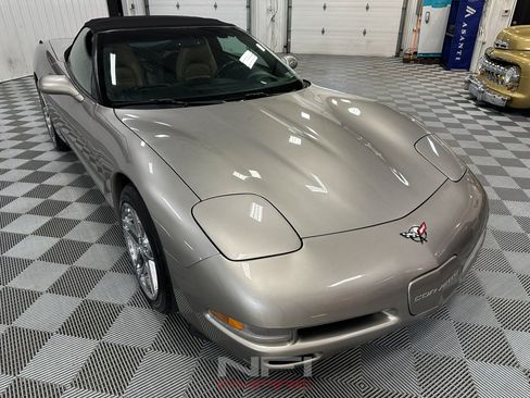 Used 2000 Chevrolet Corvette Coupe w/ Memory Pkg RWD image 10