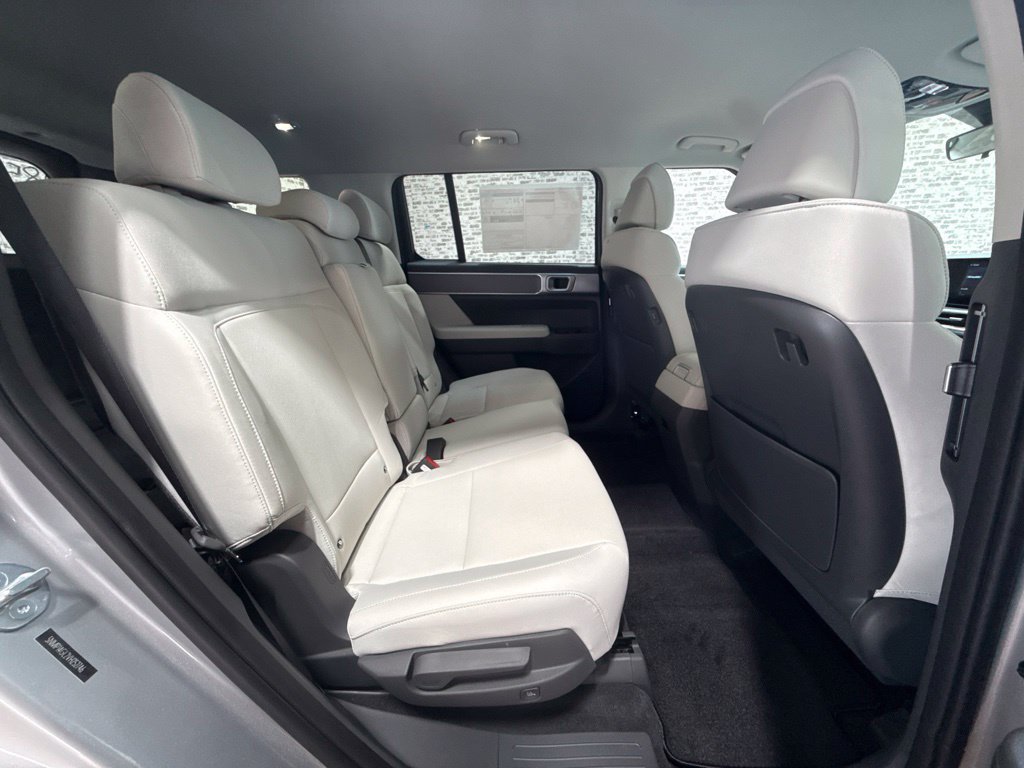 New 2027 Hyundai Santa Fe SE FWD image 12