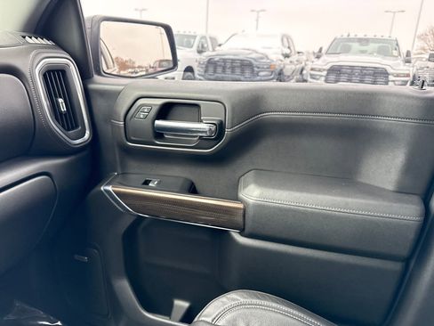 Used 2019 Chevrolet Silverado 1500 RST image 25