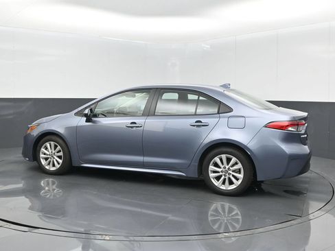 Used 2026 Toyota Corolla LE w/ LE Premium Package FWD image 4