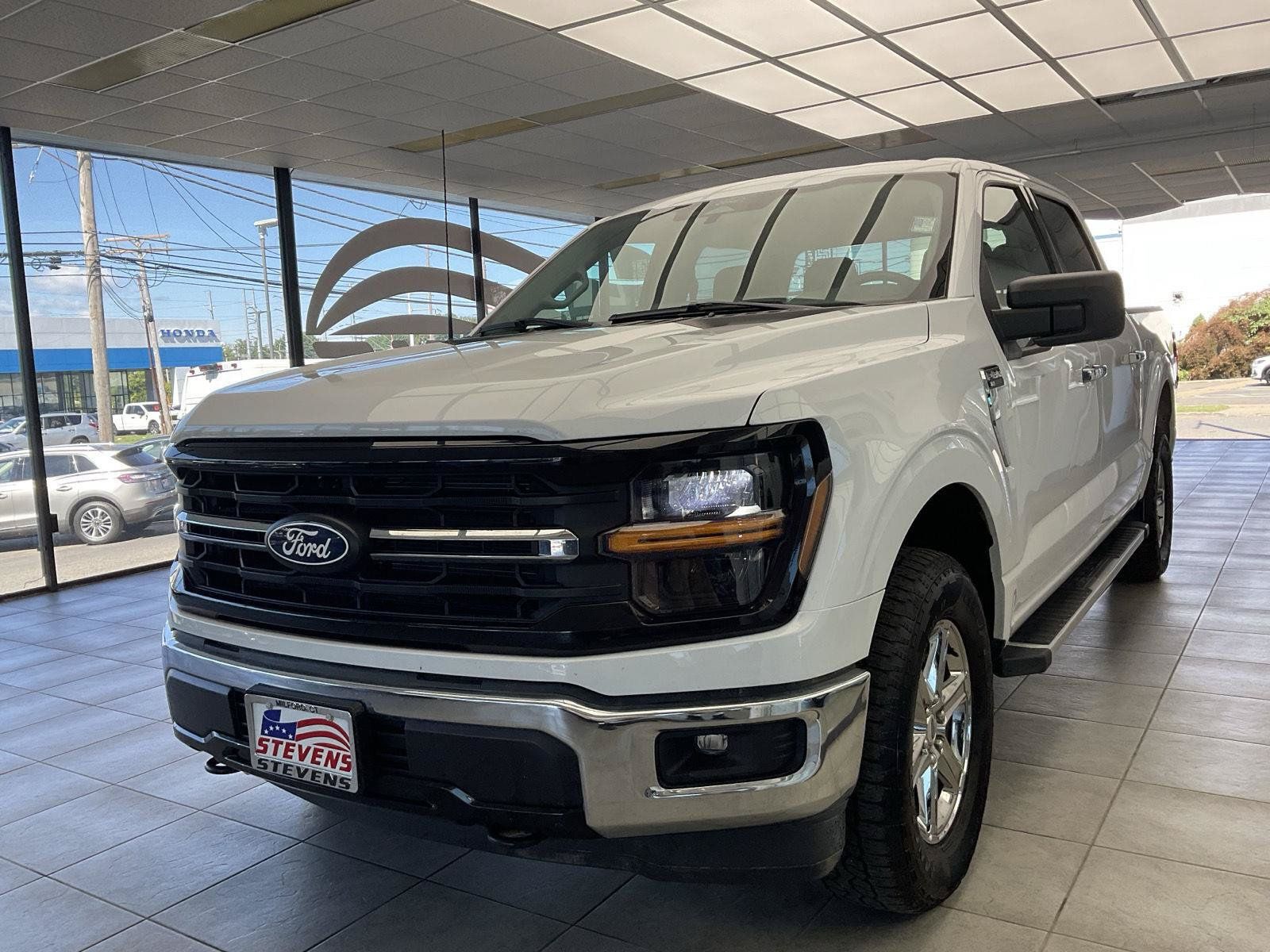 Used 2025 Ford F150 XLT w/ Equipment Group 301A Standard AWD/4WD image 3