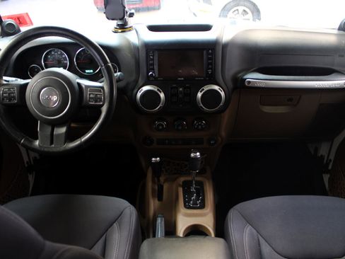 Used 2013 Jeep Wrangler Unlimited Sahara w/ Connectivity Group image 37