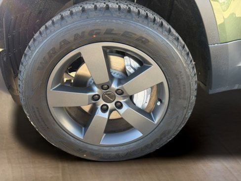 New 2026 Land Rover Defender 110 S image 18