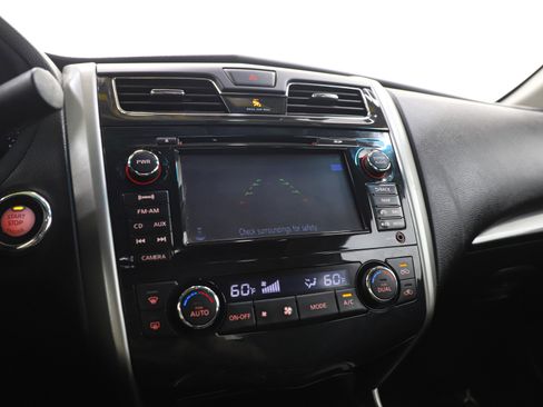 Used 2013 Nissan Altima 2.5 SL w/ Technology Pkg image 25