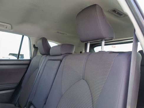 Certified 2024 Toyota Highlander LE image 11