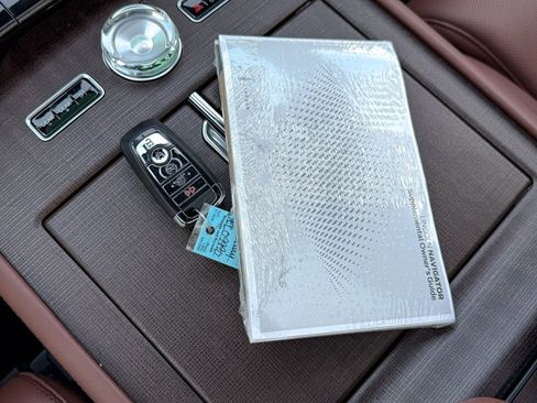 New 2025 Lincoln Navigator Reserve image 58