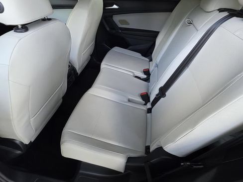 Used 2018 Volkswagen Tiguan SEL FWD image 10
