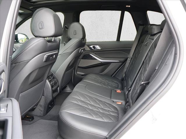 Used 2026 BMW X5 xDrive40i w/ M Sport Package AWD/4WD image 17