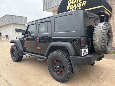 Used 2017 Jeep Wrangler Unlimited Rubicon w/ Max Tow Package image 10