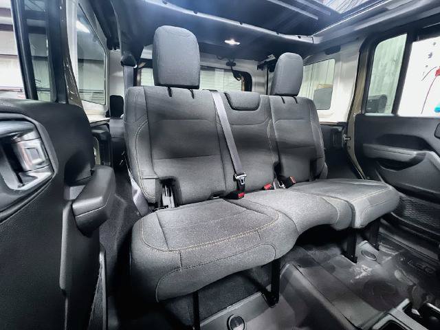 Used 2025 Jeep Wrangler Unlimited Sport AWD/4WD image 22