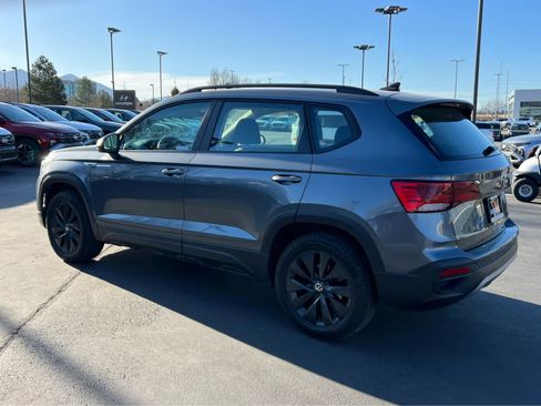 Used 2022 Volkswagen Taos S image 11