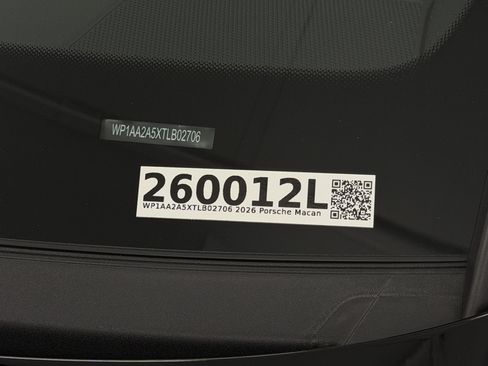 Certified 2026 Porsche Macan AWD/4WD image 57